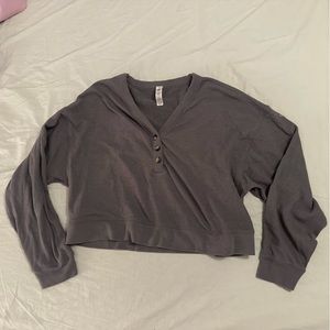 Alo Yoga Aloluxe Henley